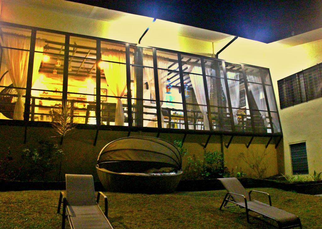 Tagaytay Garden Budgetel - City Center Tagaytay City Bagian luar foto