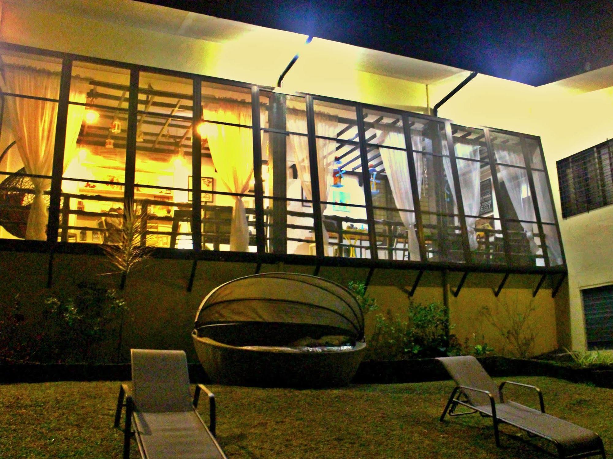 Tagaytay Garden Budgetel - City Center Tagaytay City Bagian luar foto