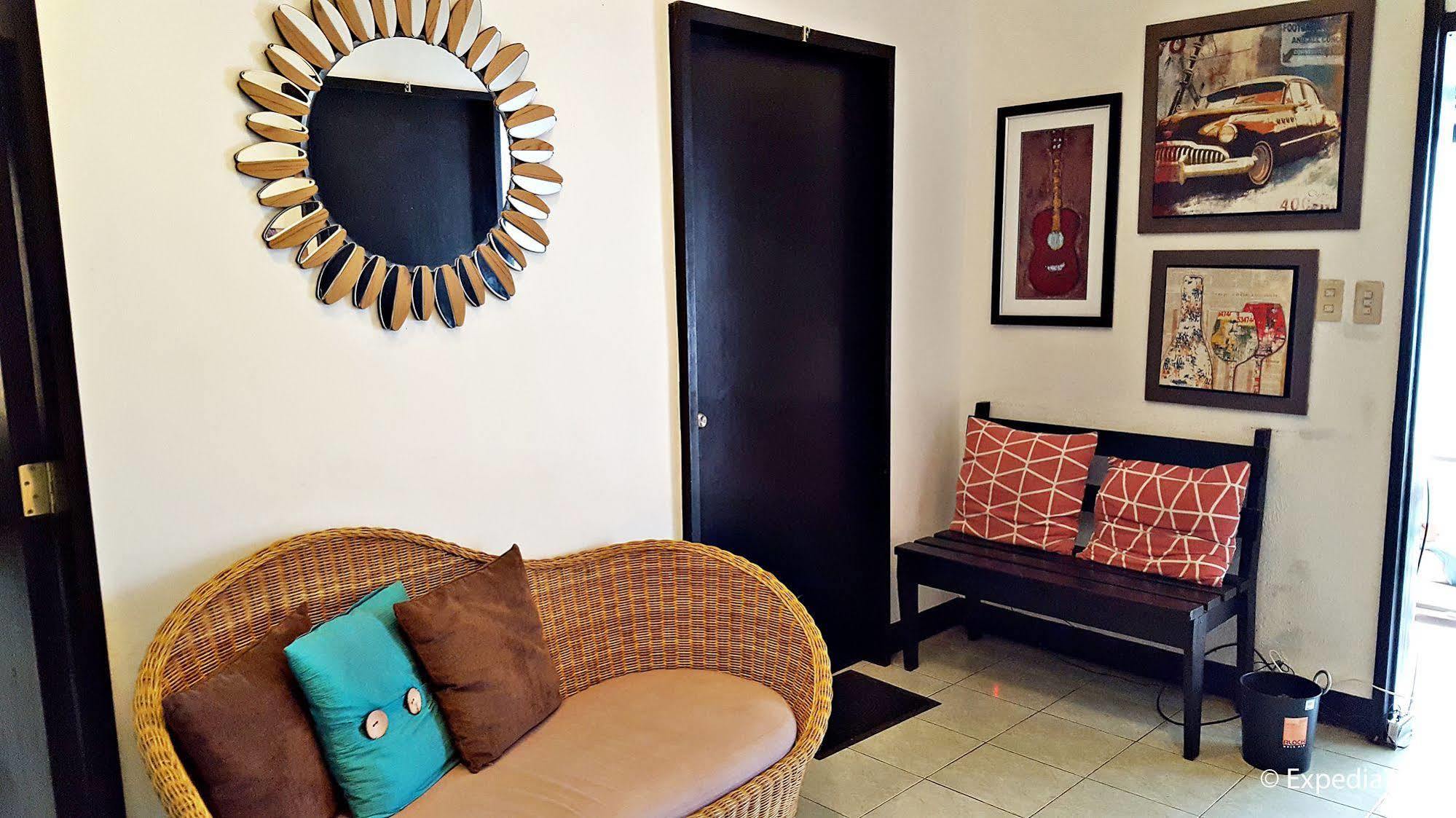Tagaytay Garden Budgetel - City Center Tagaytay City Bagian luar foto