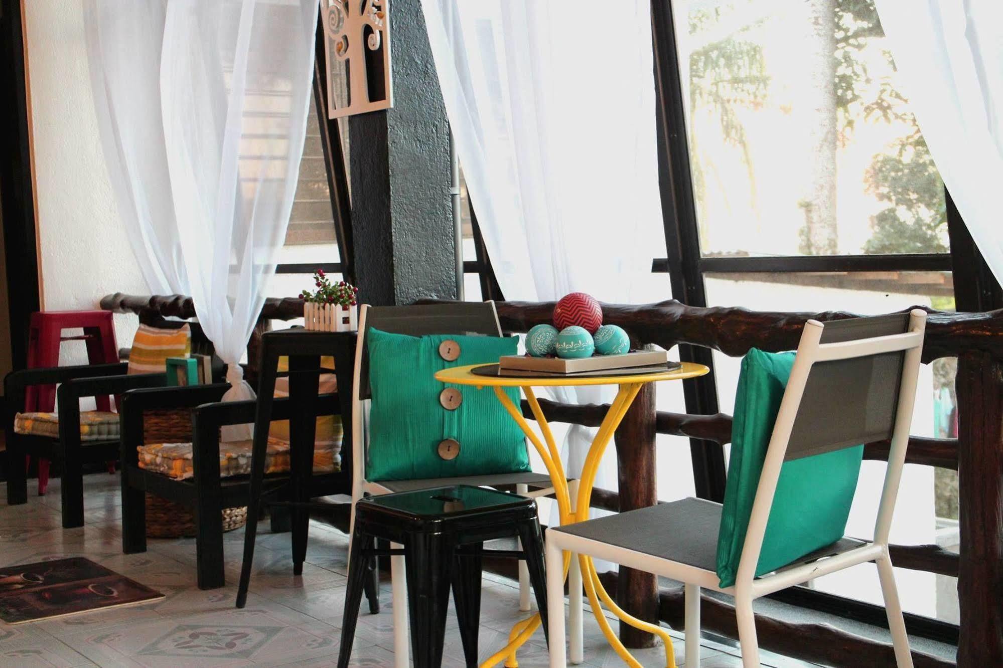 Tagaytay Garden Budgetel - City Center Tagaytay City Bagian luar foto